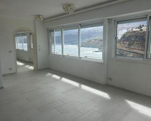 Dormitori de Apartament en venda en Puerto de la Cruz amb Terrassa i Piscina comunitària