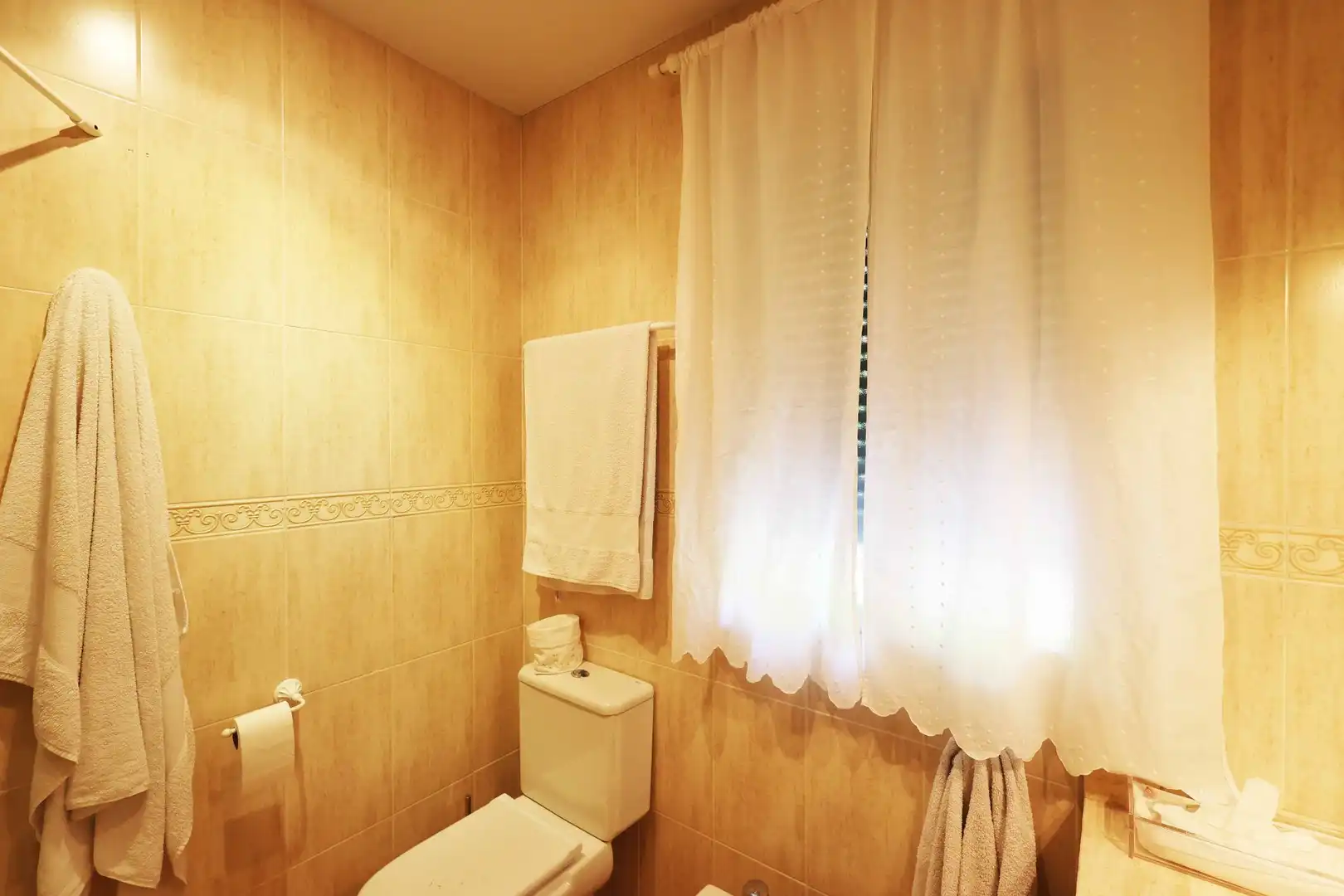 Baño de Casa o chalet en venta en Colmenarejo con Calefacción, Jardín privado y Terraza