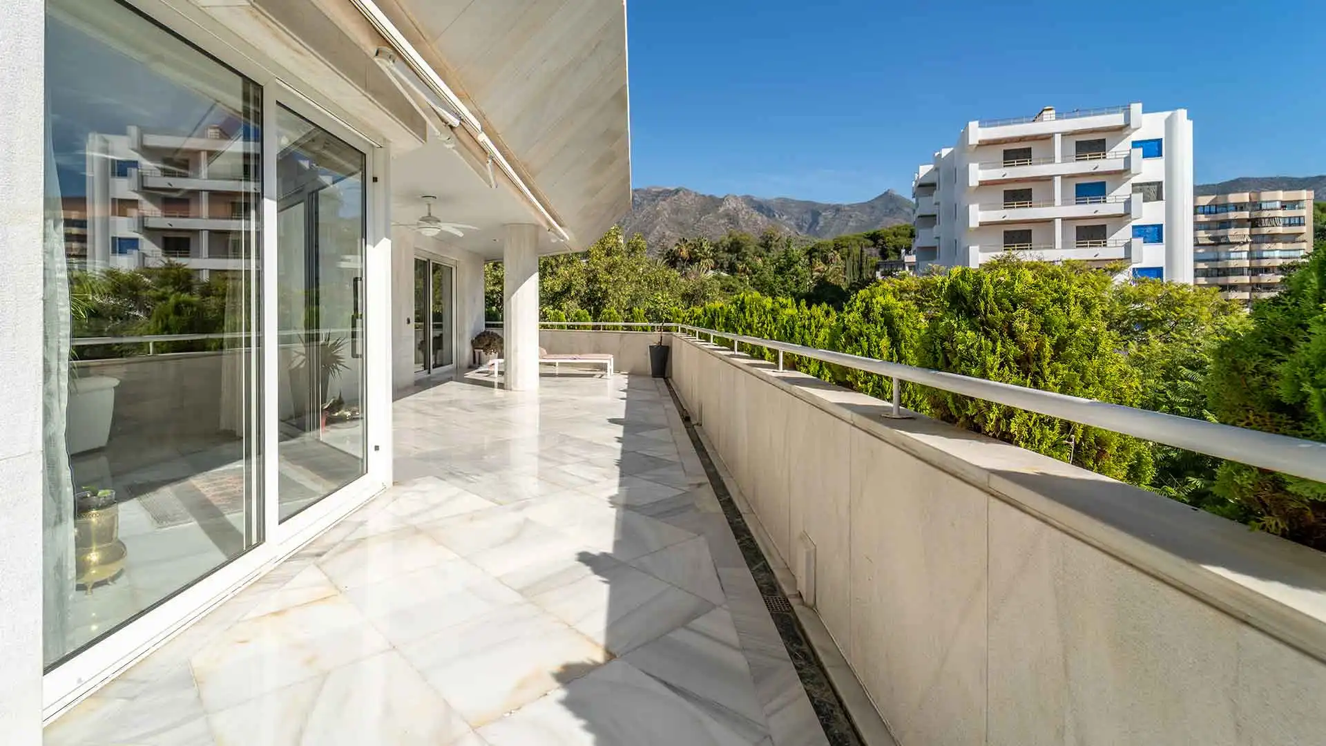 Terraza de Apartamento en venta en Marbella con Aire acondicionado, Terraza y Trastero
