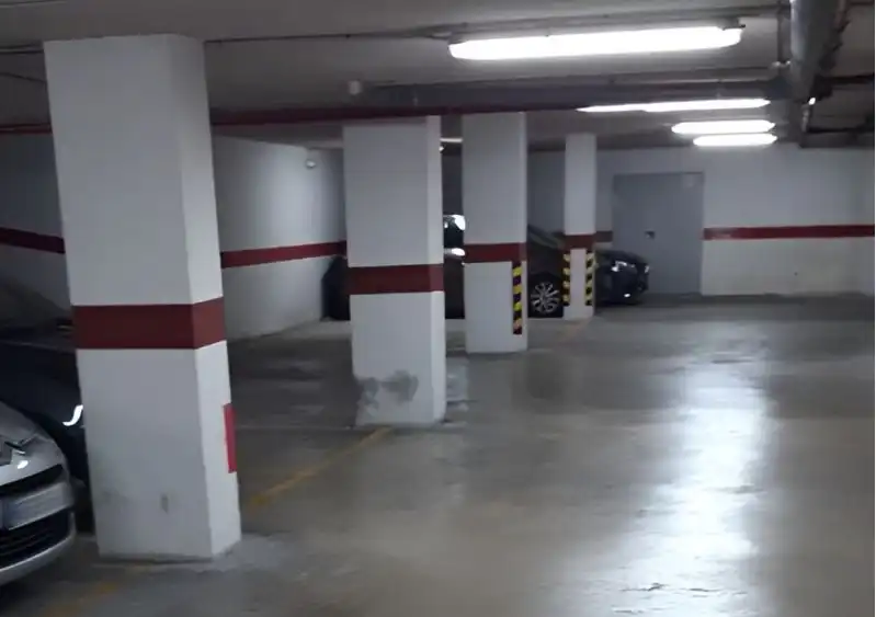 Einzelparkplatz zum Verkauf in Avinguda Reis Catòlics 24, imagen 4