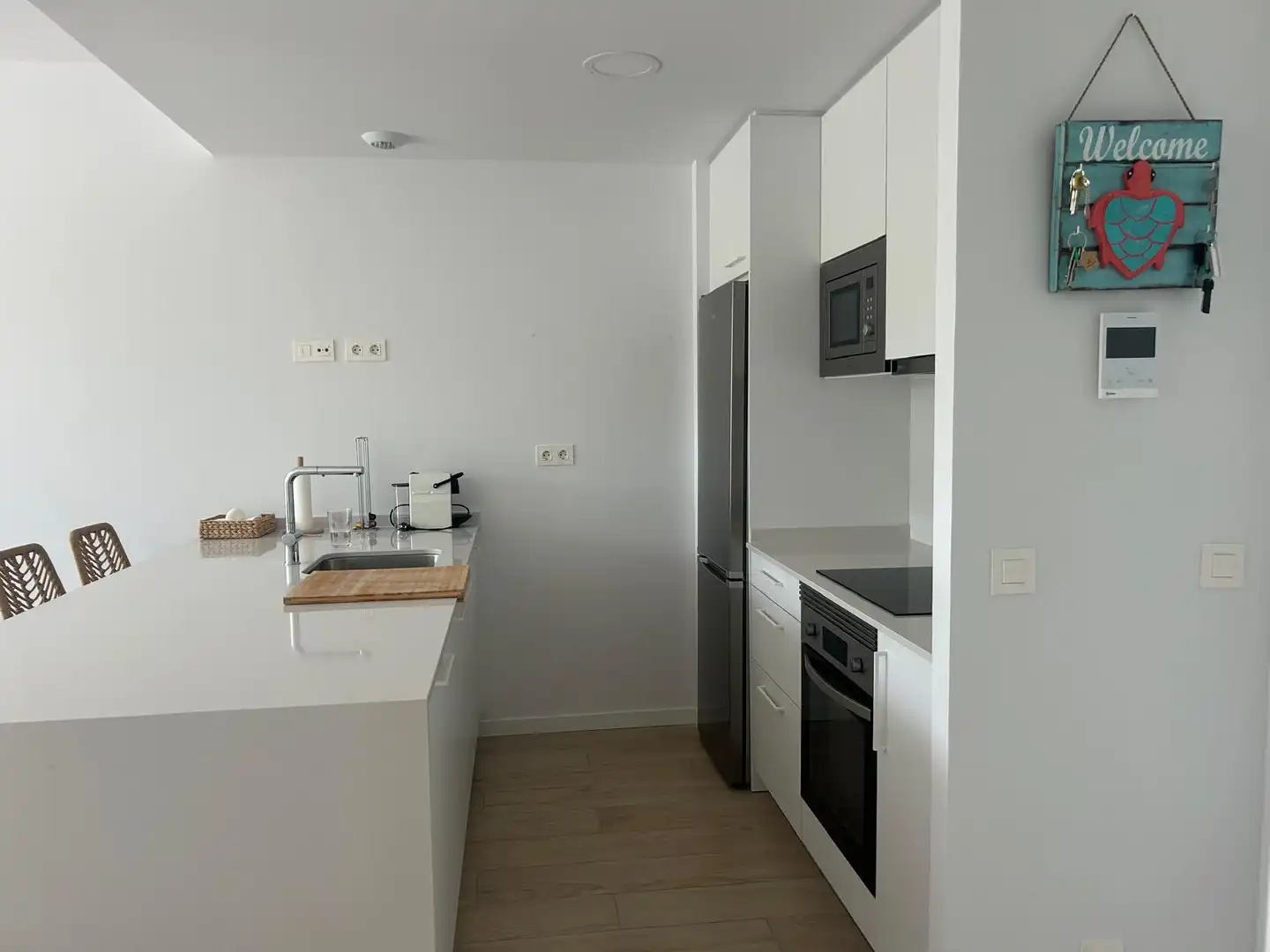 Cuina de Apartament de lloguer en Chipiona amb Aire condicionat, Calefacció i Terrassa