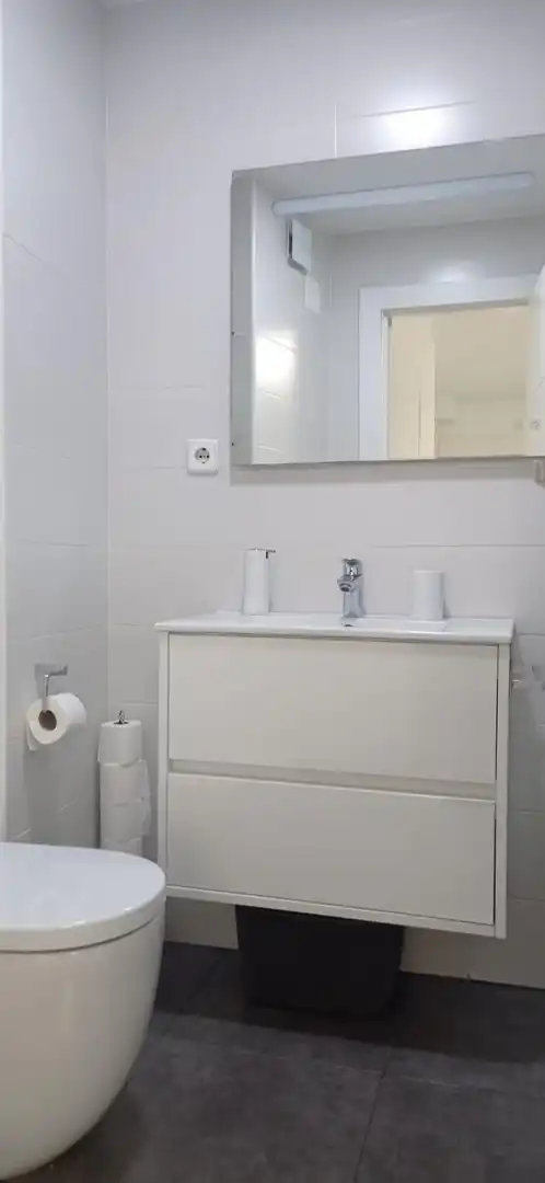 Badezimmer von Wohnung zur Miete in Cartagena mit Klimaanlage und Möbliert