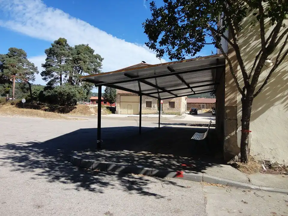 Parking de Finca rústica en venta en Regumiel de la Sierra con Calefacción y Amueblado