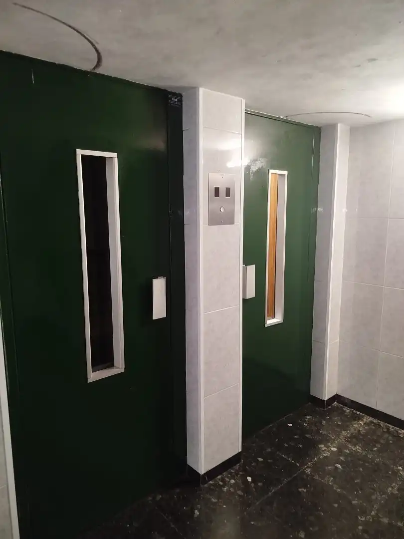 Baño de Piso en venta en Badalona con Aire acondicionado, Amueblado y Horno