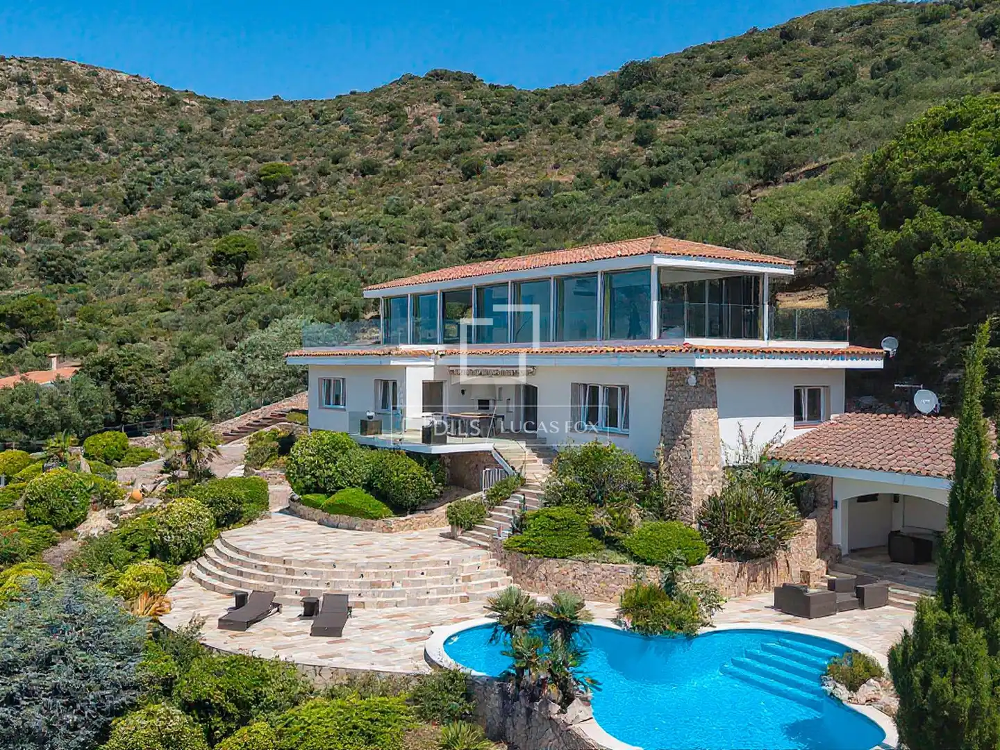 Vista exterior de Casa o xalet en venda en Pau amb Aire condicionat, Calefacció i Jardí privat
