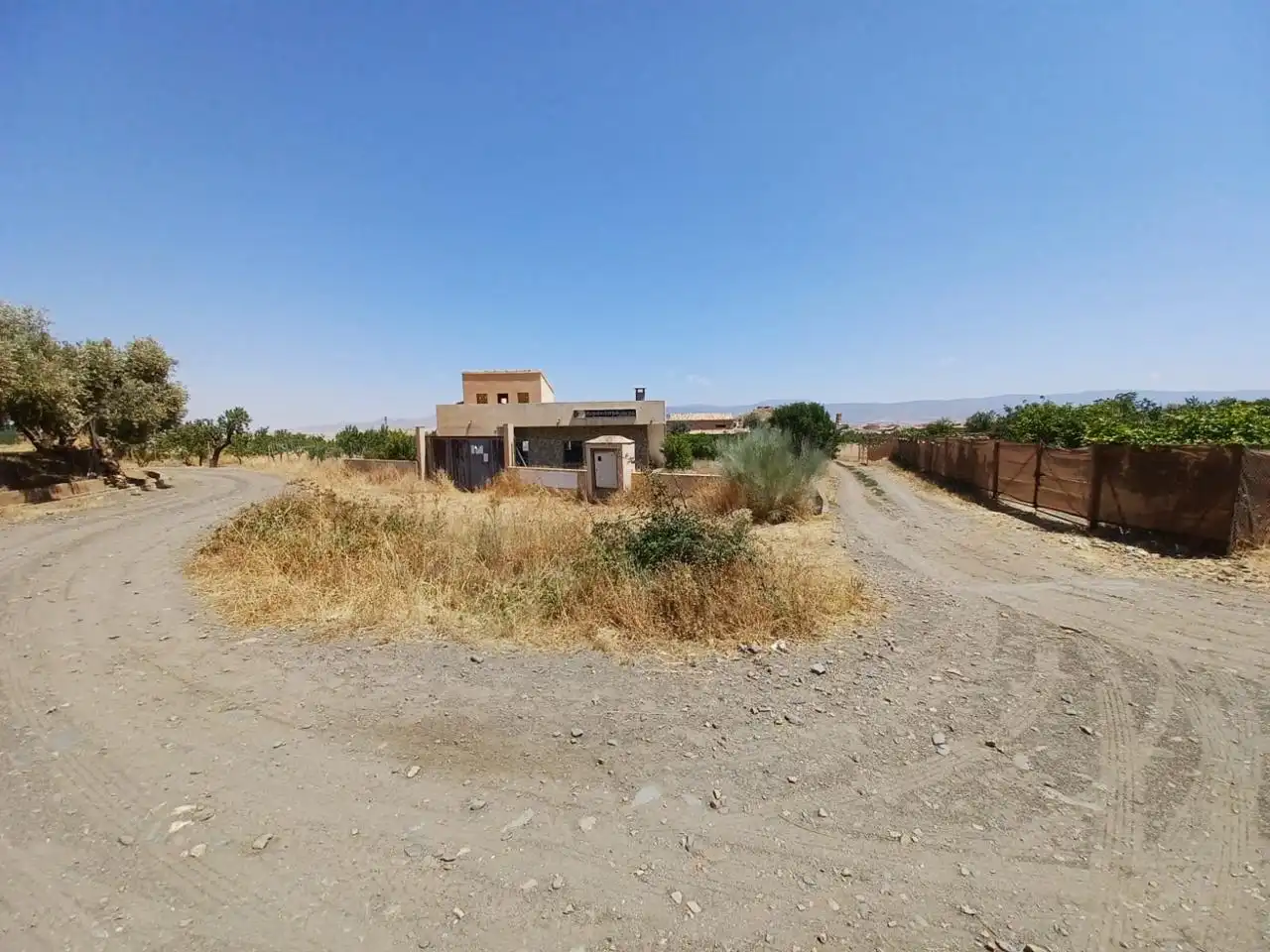 Buildings for sale in Dólar