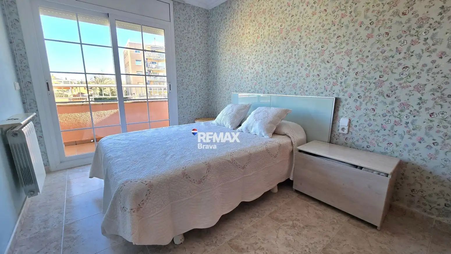 Dormitori de Casa o xalet en venda en Pineda de Mar amb Aire condicionat, Calefacció i Terrassa