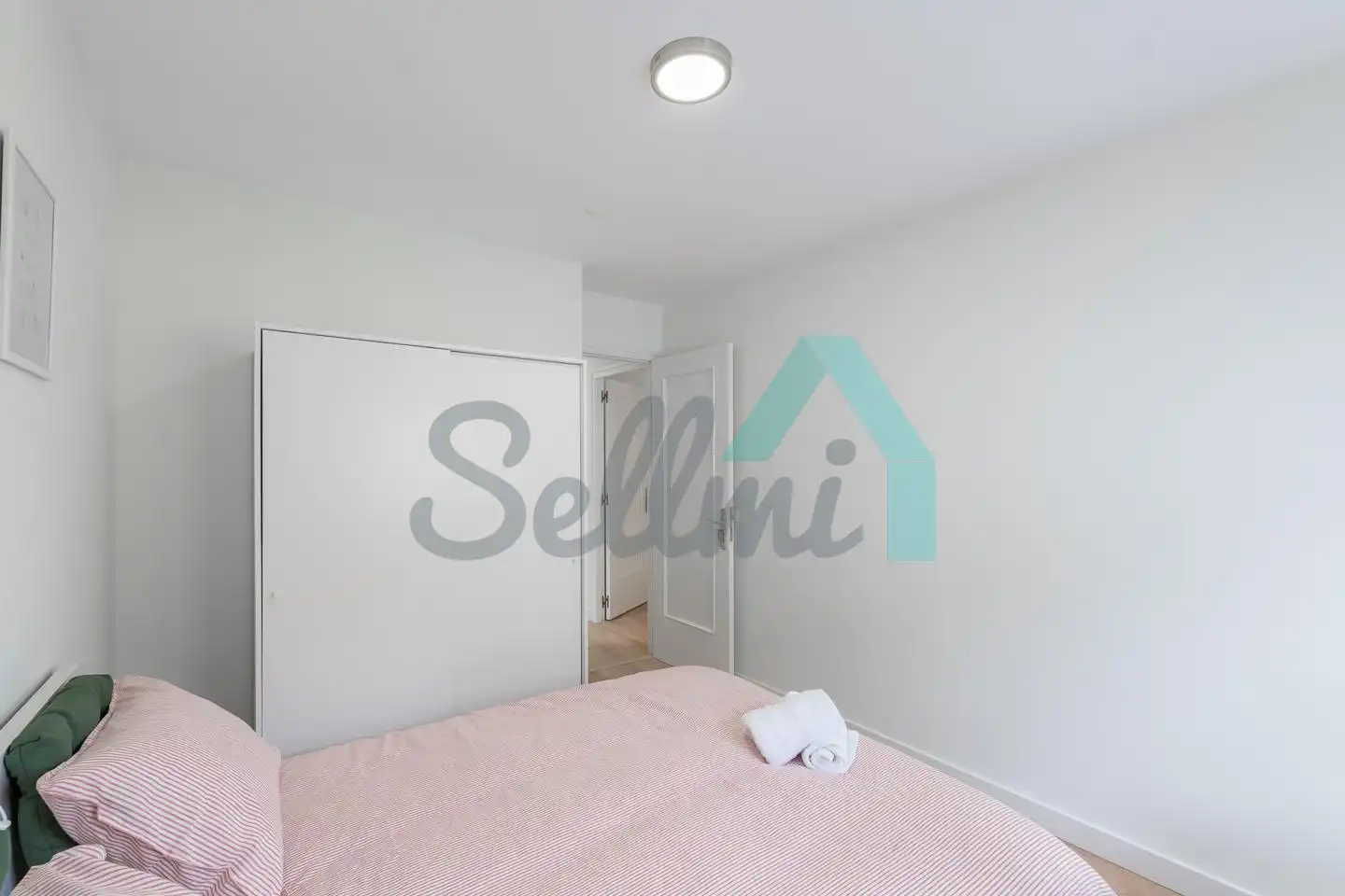 Bedroom of Flat for share in Oviedo   with Heating and Furnished