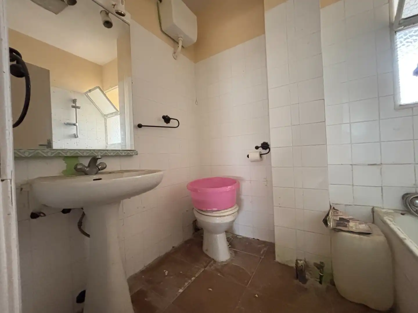 Badezimmer von Wohnung zum Verkauf in Andújar mit Balkon