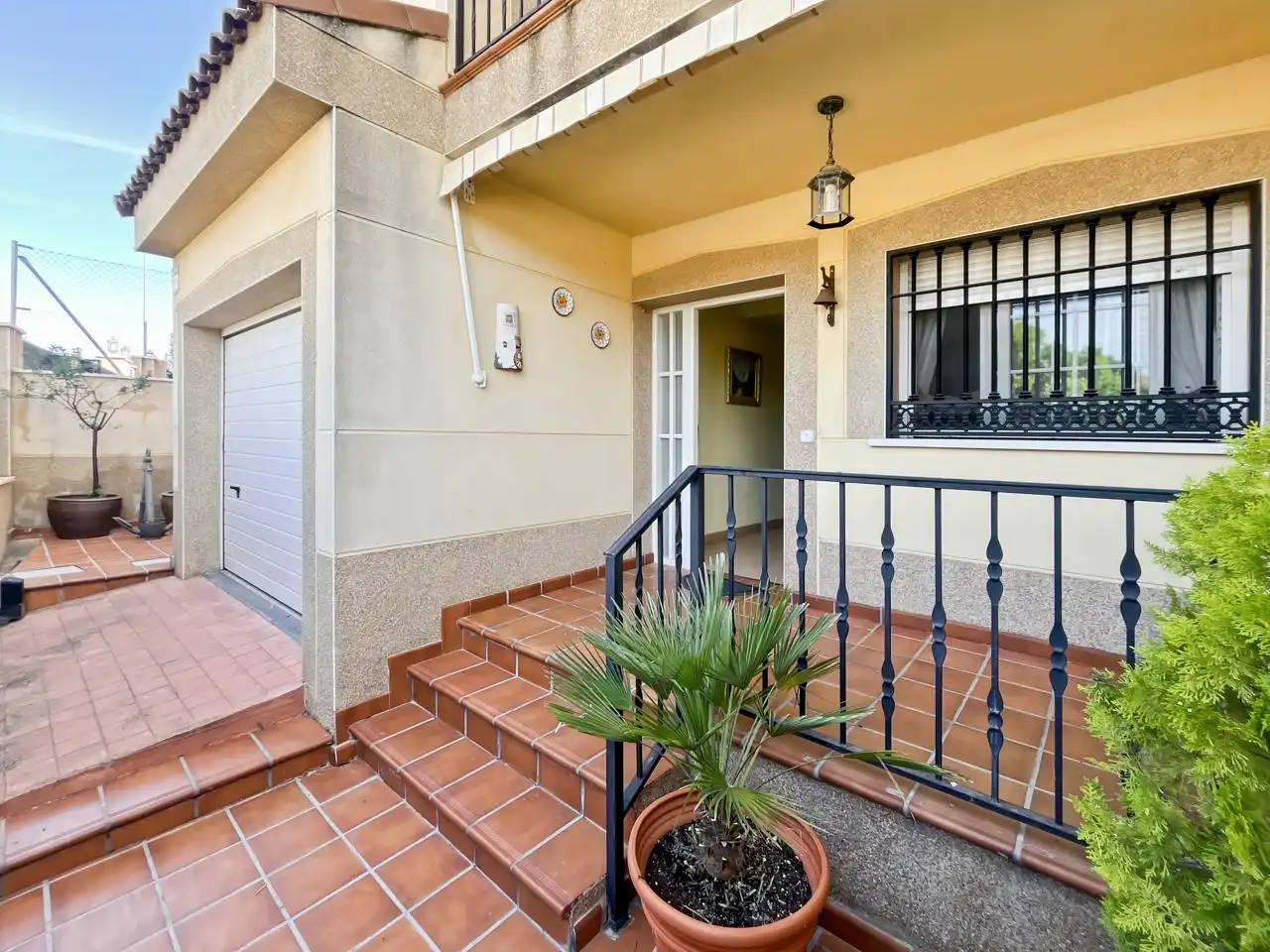 Casa adosada en venda en Valdelaguna amb Calefacció, Jardí privat i Terrassa