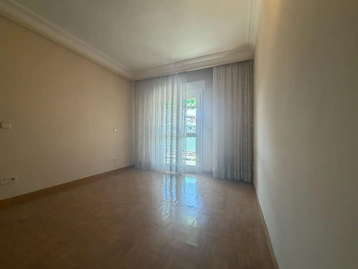 Habitación de Piso en venta en Madrid con Calefacción, Parquet y Terraza