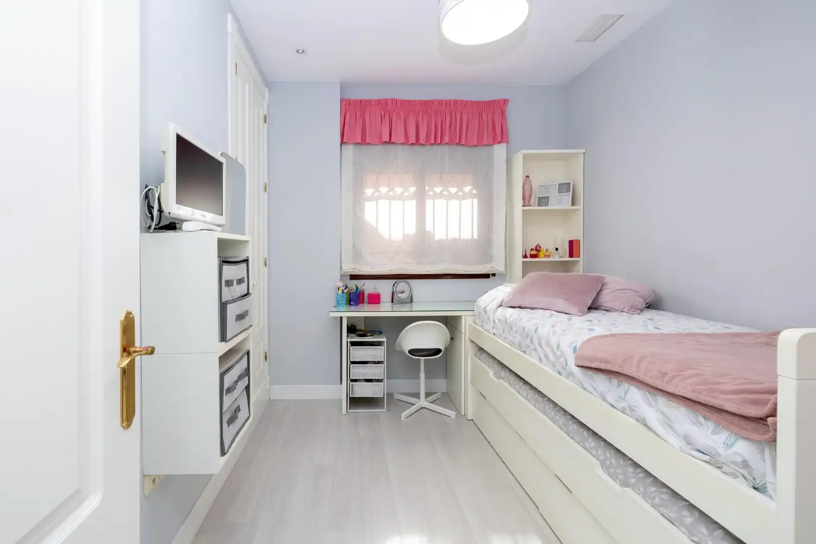 Schlafzimmer von Dachboden zum Verkauf in Motril mit Klimaanlage, Terrasse und Abstellraum