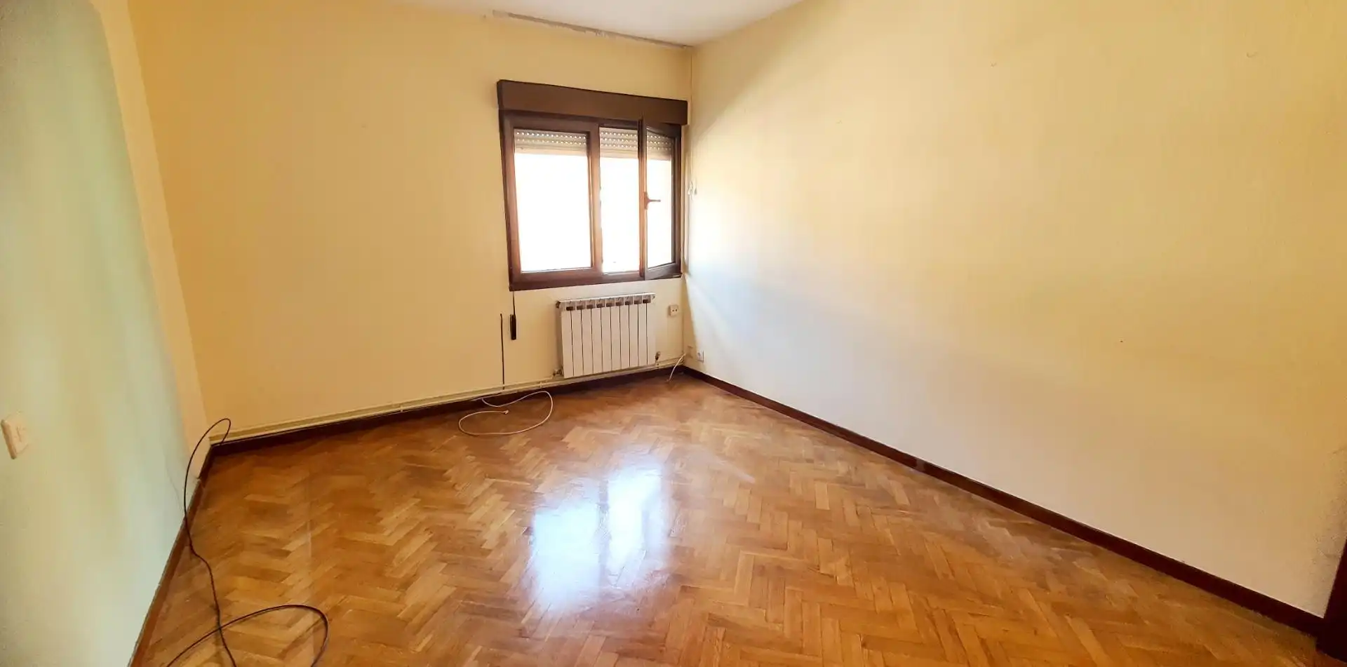 Habitación de Piso en venta en Oviedo  con Calefacción y Trastero