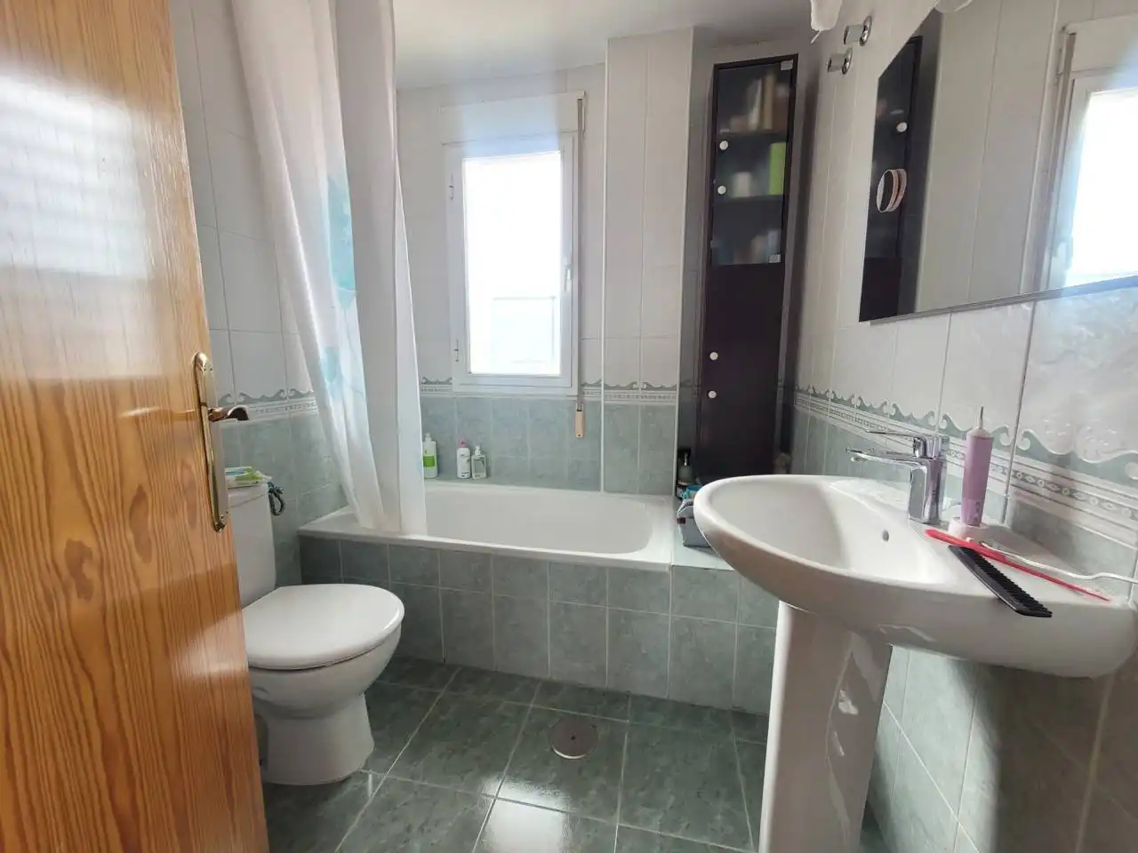 Baño de Dúplex en venta en Baza con Calefacción, Terraza y Trastero