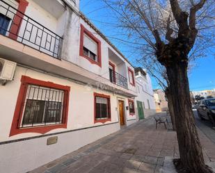 Vista exterior de Casa adosada en venda en Ibros amb Terrassa