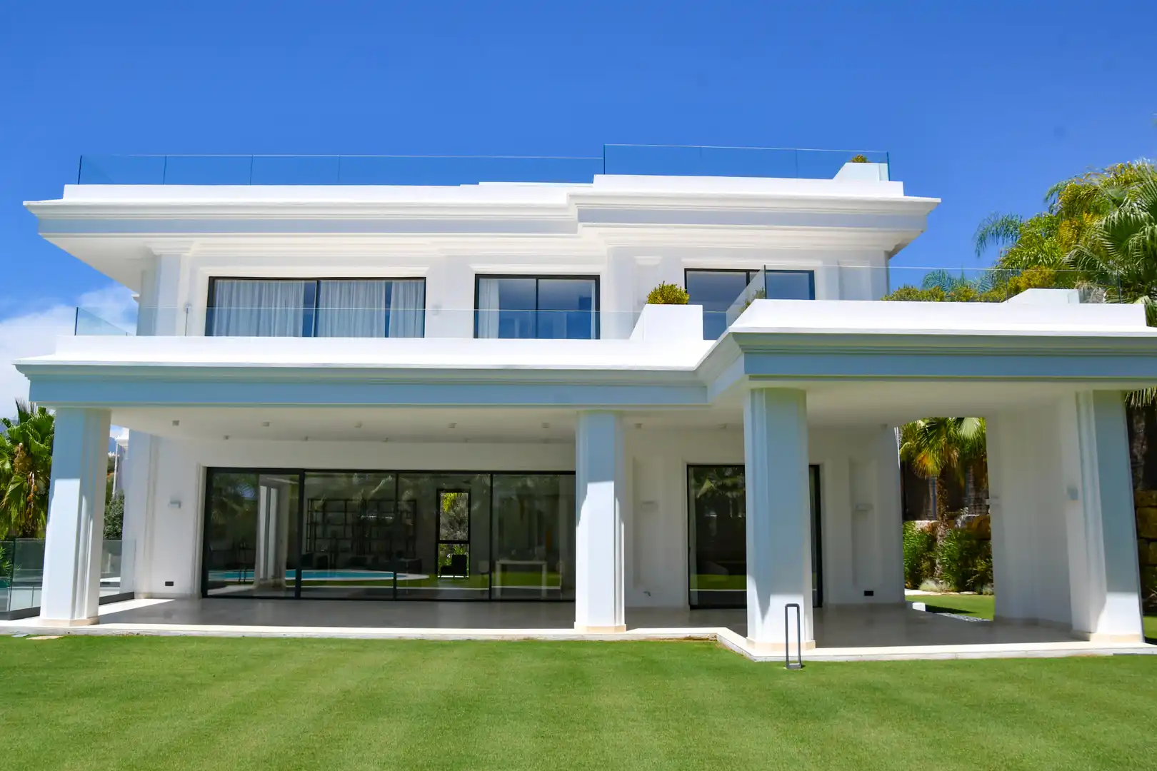 Chalet con piscina en venta en Milla de Oro