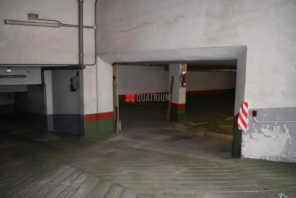Parking de Local en venta en Santiago de Compostela 