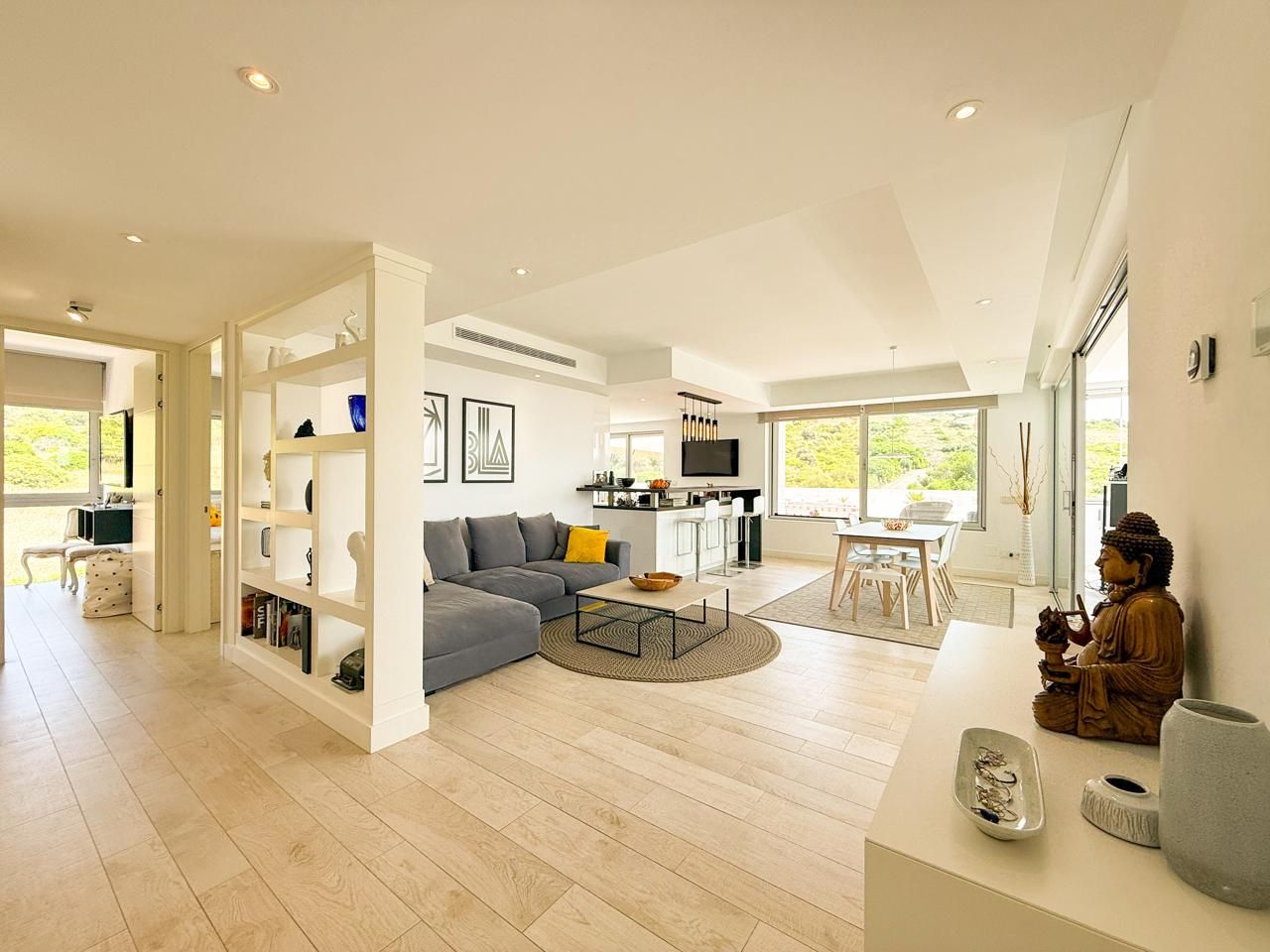 Sala d'estar de Apartament en venda en Estepona amb Aire condicionat, Calefacció i Jardí privat