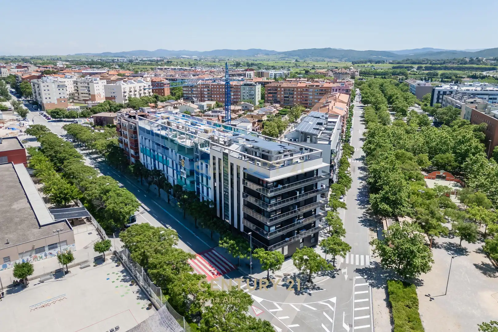Exterior view of Buildings for sale in Vilafranca del Penedès  with Community pool