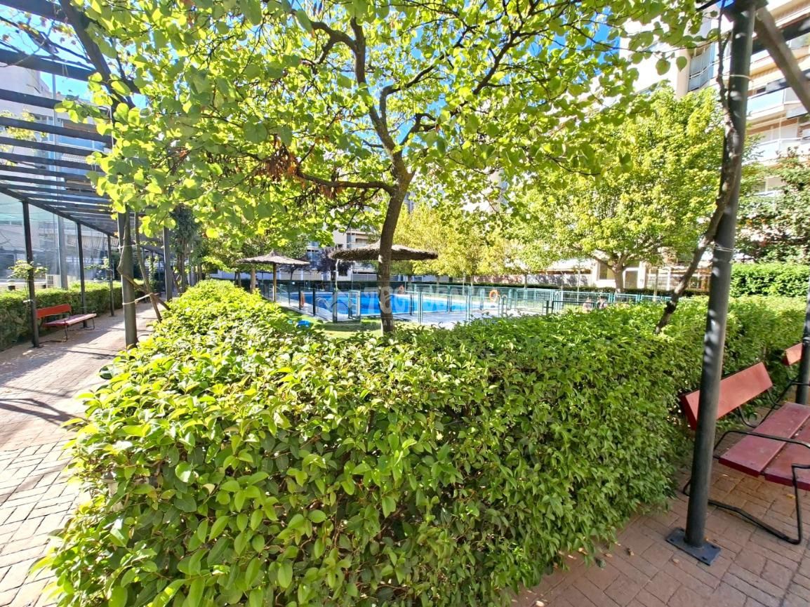 Piscina de Piso en venta en Parla con Aire acondicionado, Calefacción y Trastero