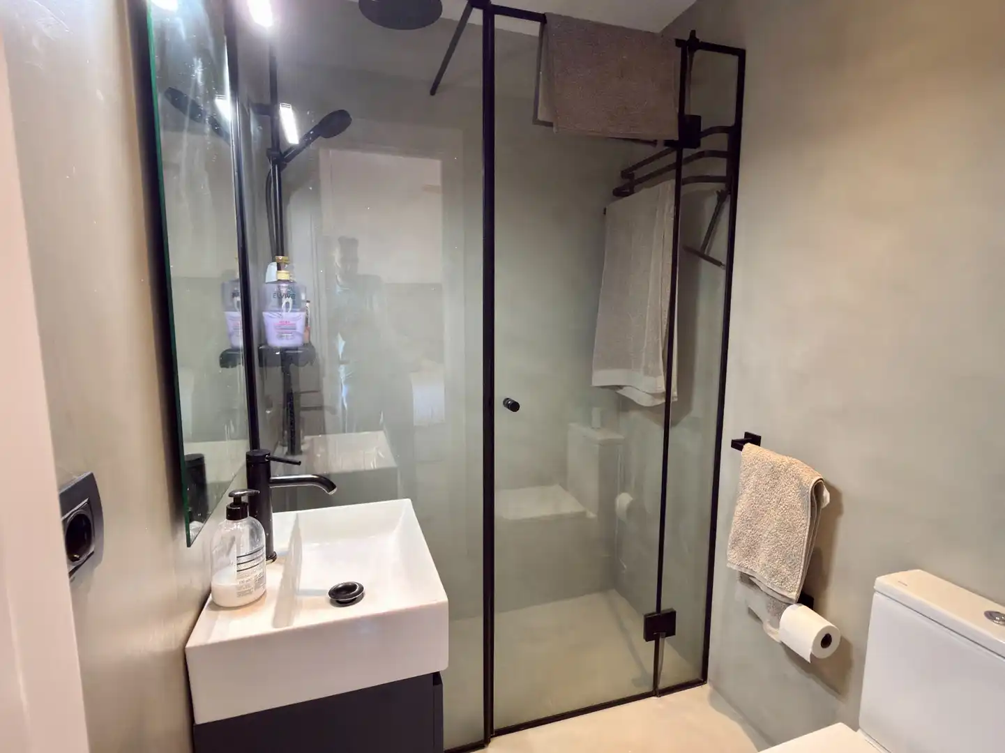 Badezimmer von Wohnungen zum Verkauf in Palafrugell mit Klimaanlage, Parkett und Abstellraum