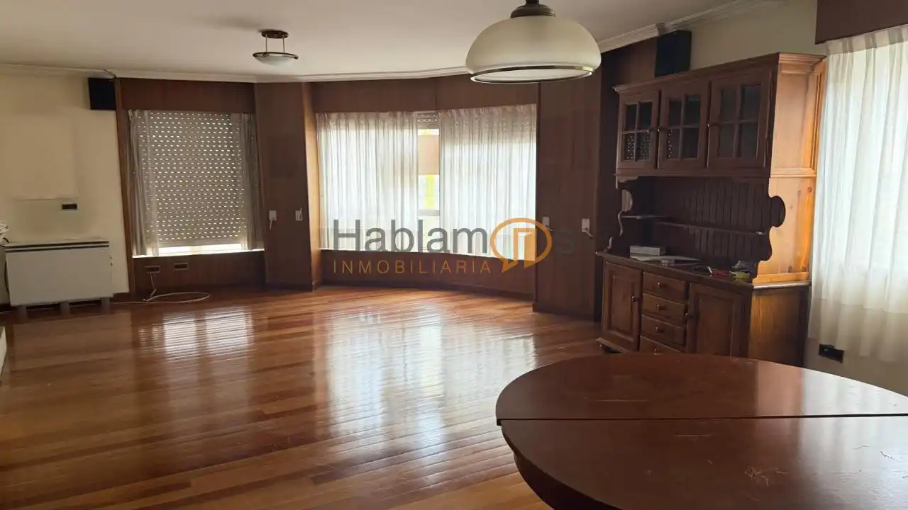 Piso en venta en Pontevedra Capital  con Calefacción, Parquet y Trastero