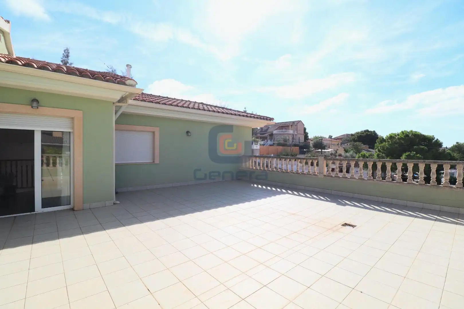 Terrassa de Casa o xalet en venda en San Vicente del Raspeig / Sant Vicent del Raspeig amb Aire condicionat, Calefacció i Jardí privat