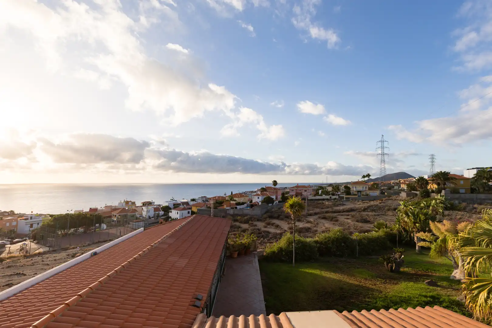 Vista exterior de Casa o xalet en venda en Candelaria amb Aire condicionat, Jardí privat i Terrassa