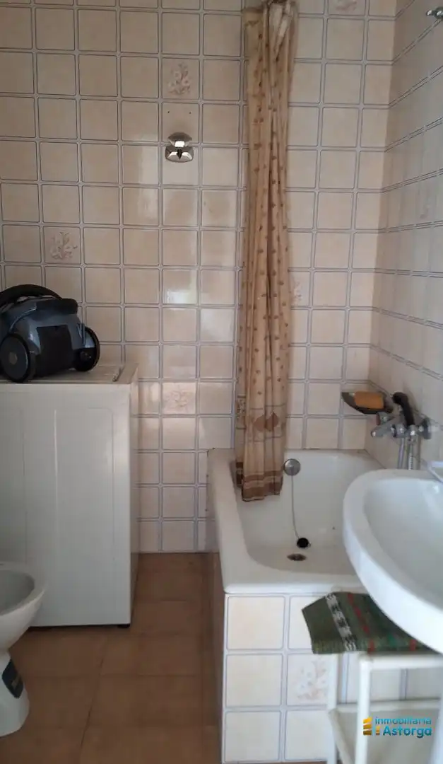 Bany de Casa o xalet en venda en Valderrey amb Calefacció i Moblat