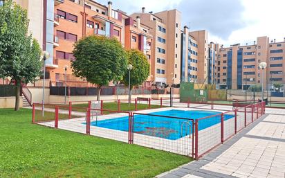 Piscina de Pis en venda en Arroyo de la Encomienda amb Calefacció, Jardí privat i Parquet