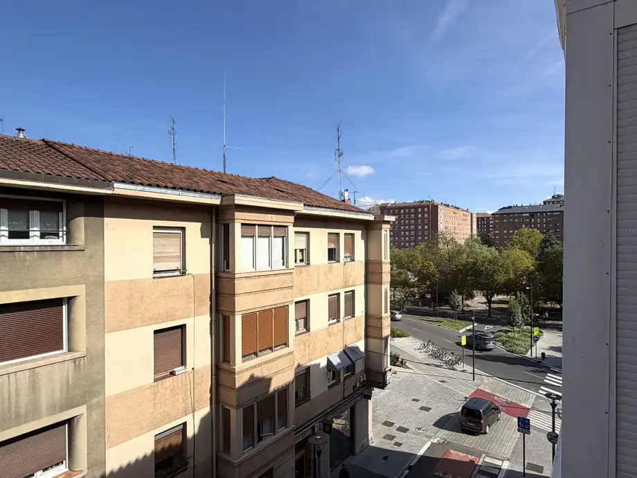 Vista exterior de Piso en venta en El Anglo