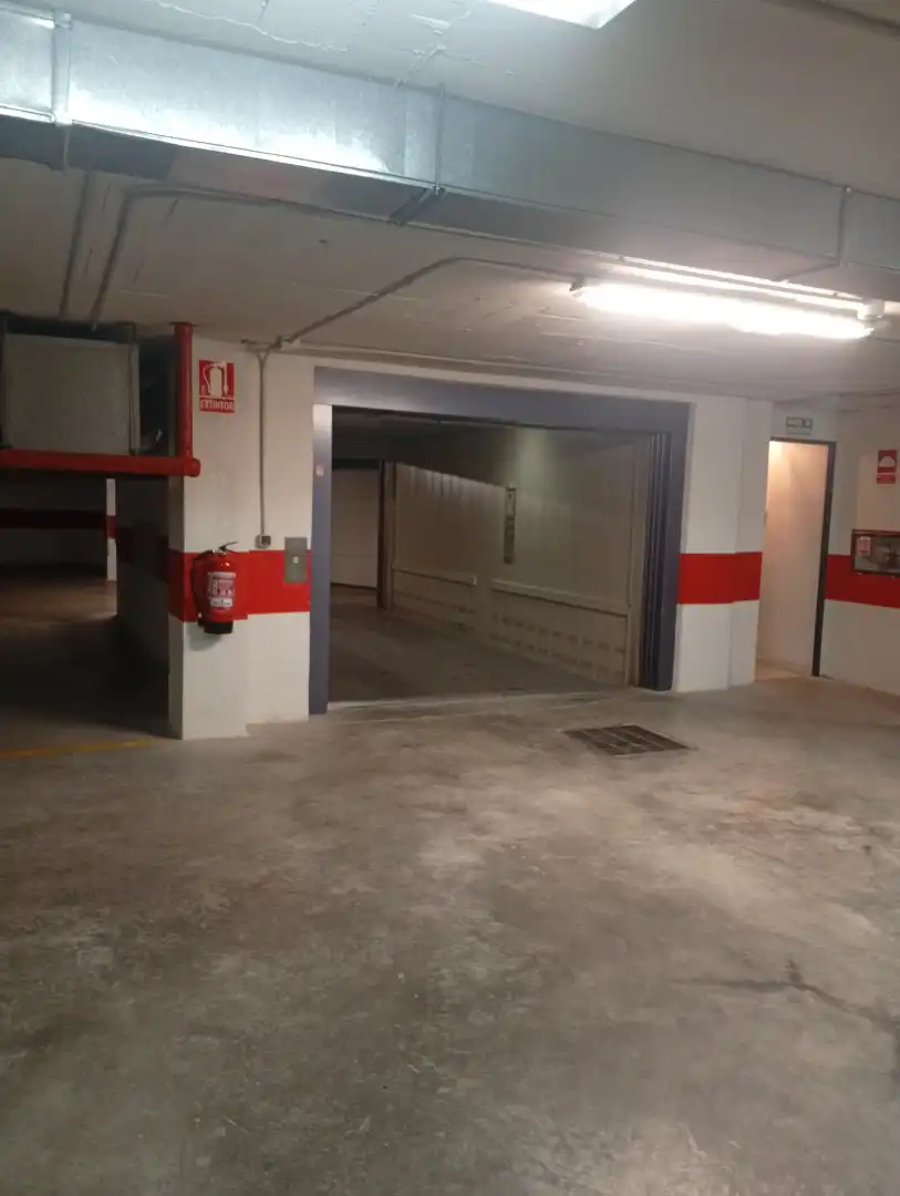 Parkplatz von Garage zur Miete in Granada