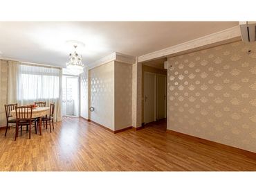 Flat with balcony for sale in Calle Pintor Pedro Camacho