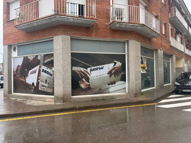 Local comercial en Venta en Calle Montnegre en Les Creus