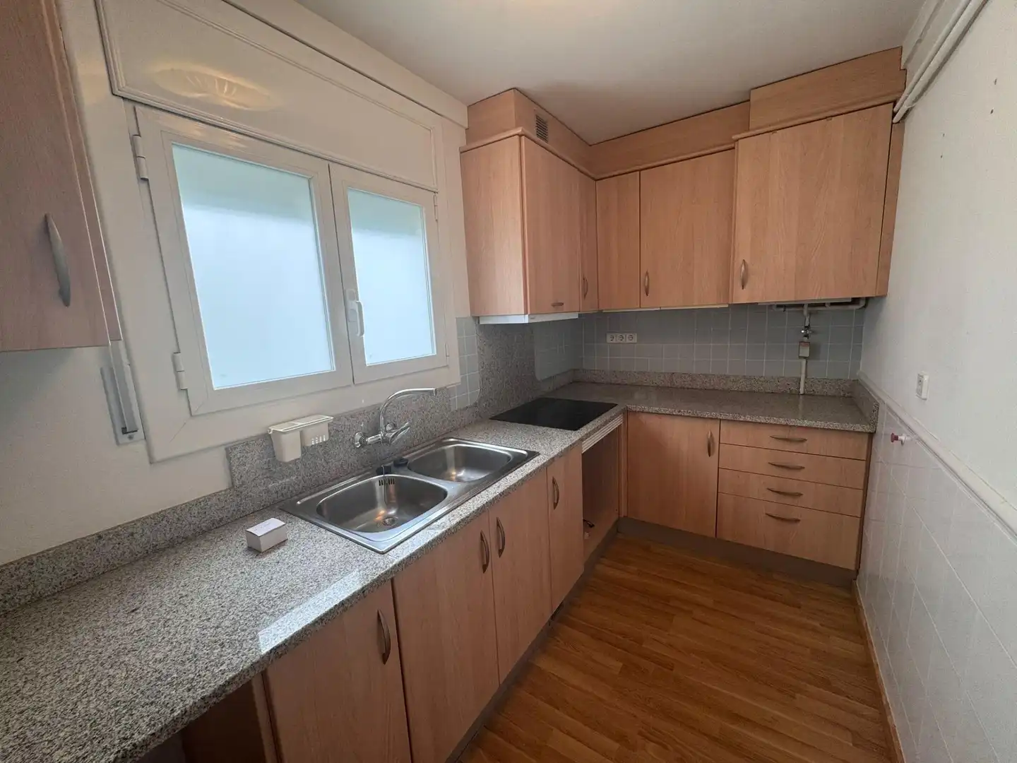 Küche von Wohnung zum Verkauf in Blanes mit Klimaanlage, Heizung und Balkon