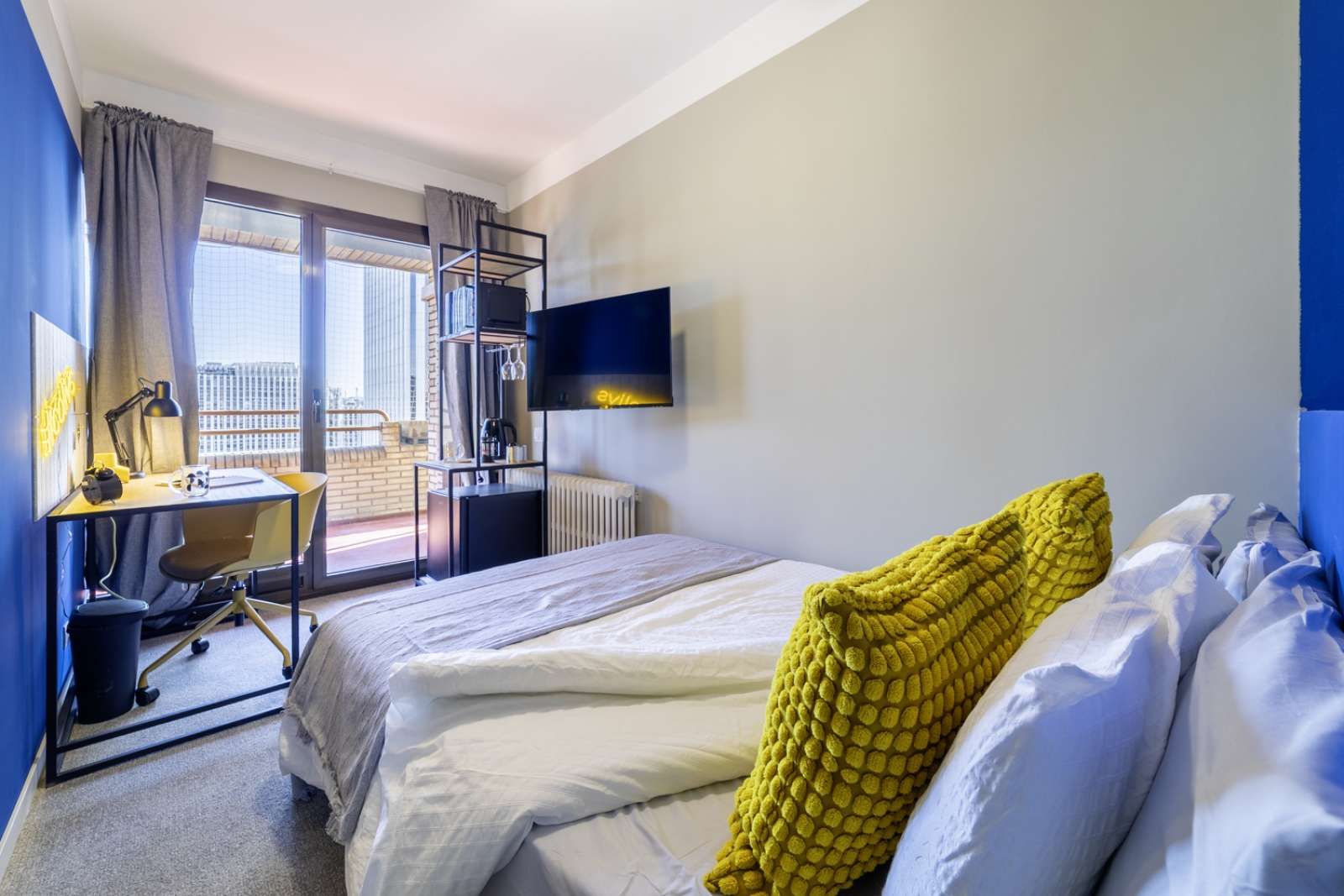 Habitación de Piso para compartir en  Madrid Capital con Aire acondicionado, Terraza y Amueblado