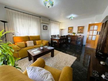 Casa a schiera con balcone in vendita a Casco Urbano