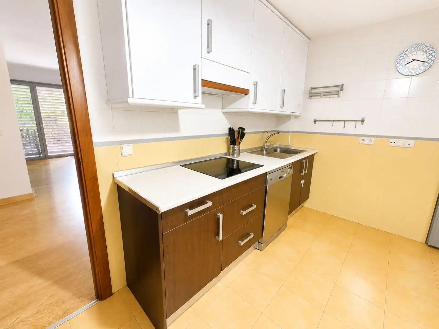 Chalet con piscina en venta en Calle de la Camelia 24, imagen 5