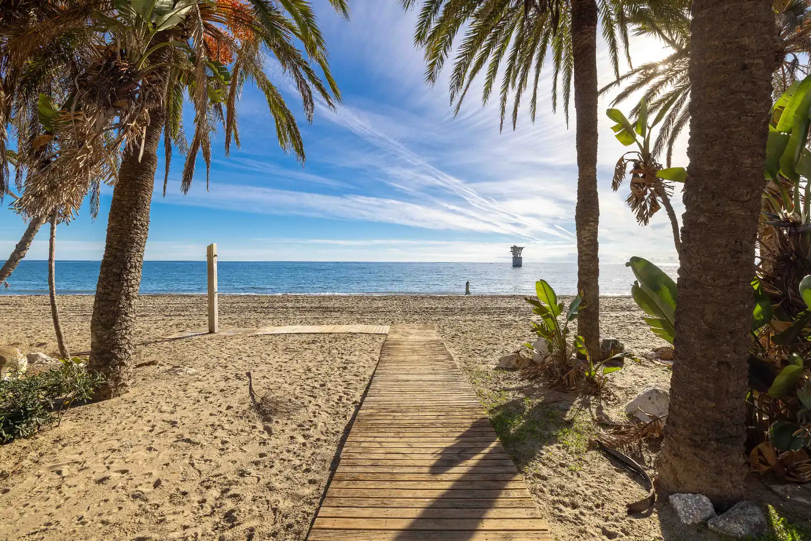 Vista exterior de Pis en venda en Marbella amb Aire condicionat, Terrassa i Piscina comunitària