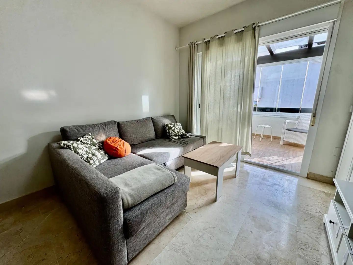 Living room of Attic for sale in Benalmádena  with Air Conditioner, Private garden and Terrace