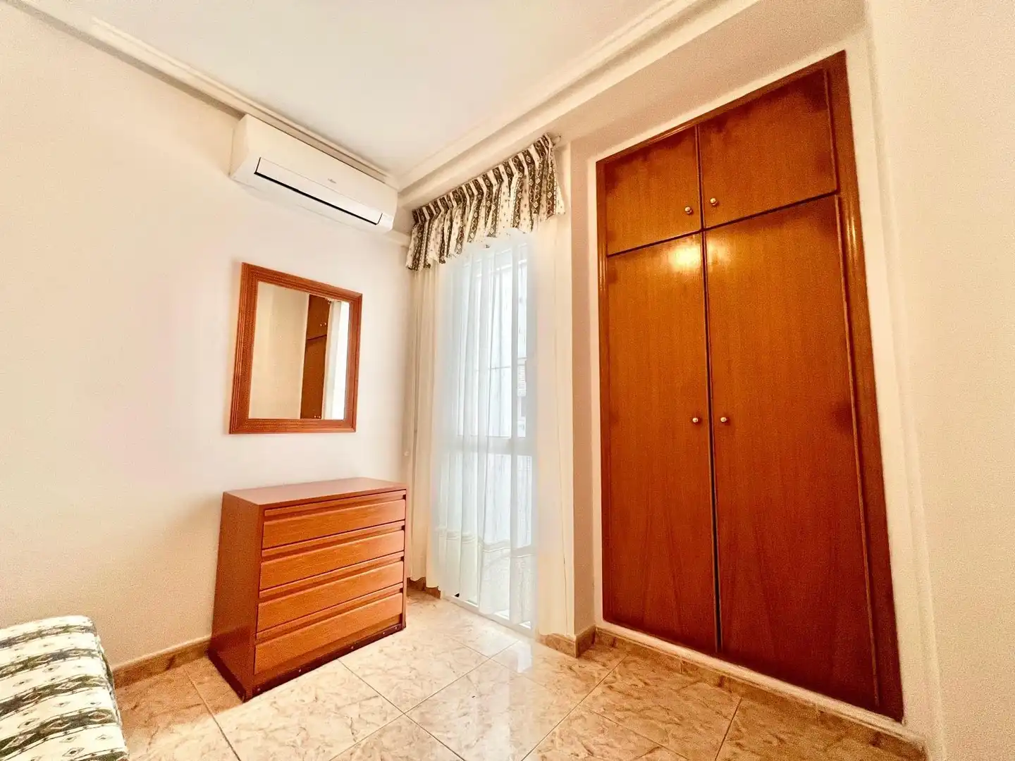 Schlafzimmer von Wohnungen zum Verkauf in Torrevieja mit Klimaanlage, Heizung und Möbliert
