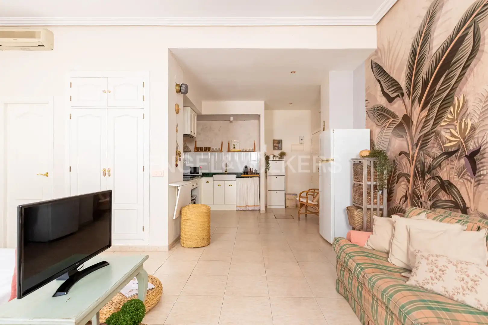 Study for rent in Santa Catalina