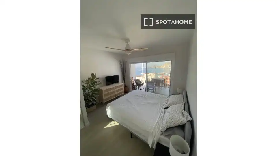 Dormitori de Apartament per a compartir en Playa de San Juan - El Cabo de las Huertas