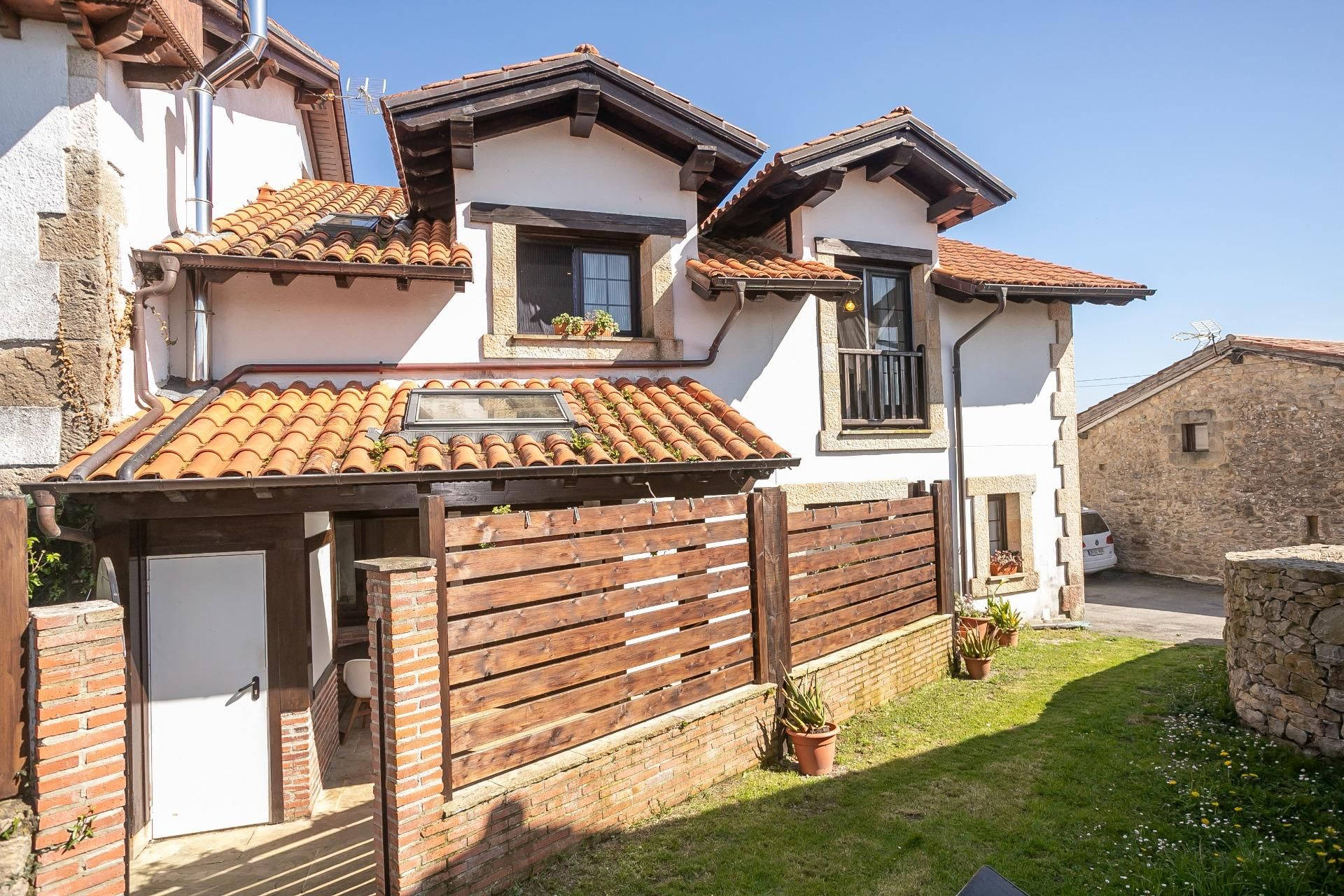 Exterior view of House or chalet for sale in San Vicente de la Barquera  with Private garden