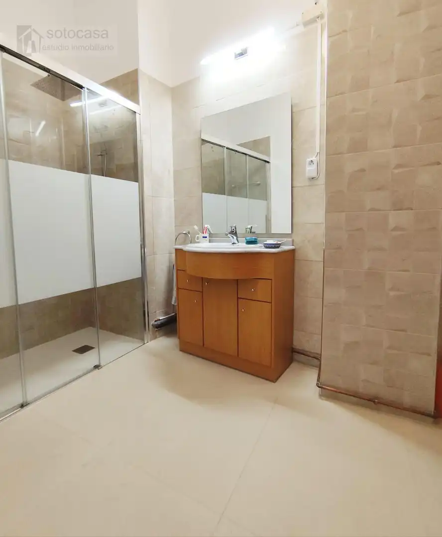 Badezimmer von Geschaftsraum zum Verkauf in Cigales mit Möbliert
