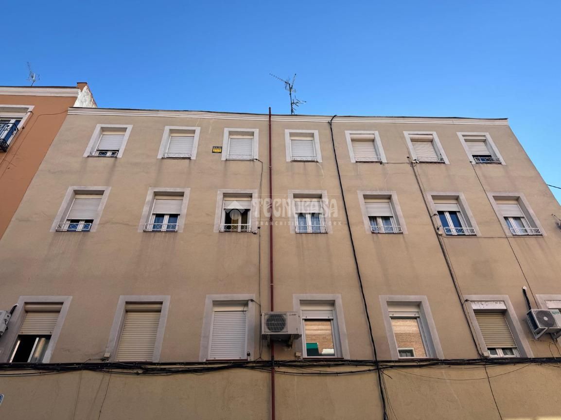 Vista exterior de Piso en venta en  Madrid Capital con Calefacción