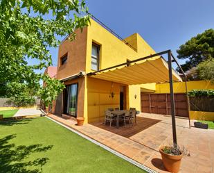Garten von Einfamilien-Reihenhaus miete in  Tarragona Capital mit Klimaanlage und Terrasse