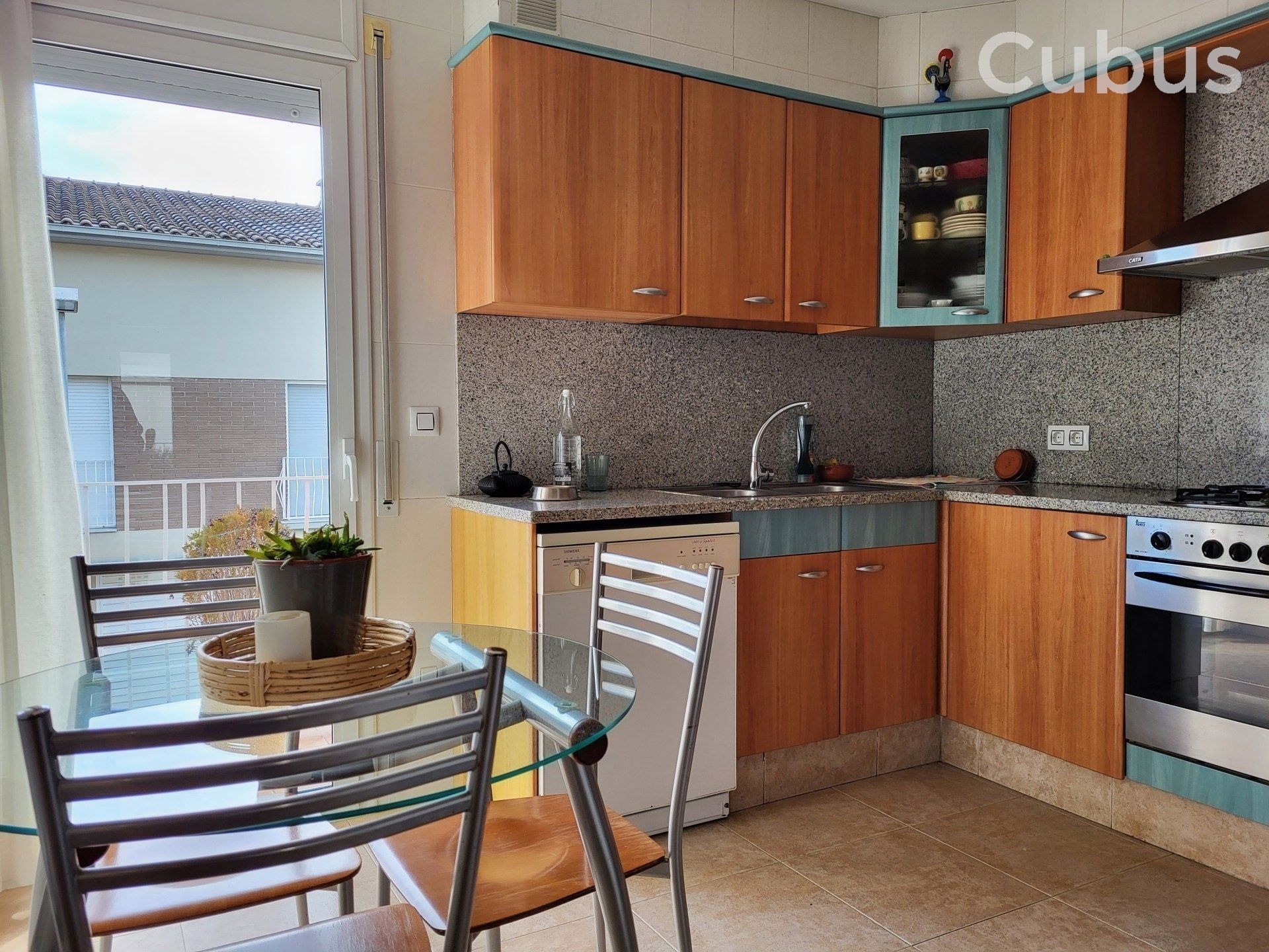 Cocina de Casa adosada en venta en Olot con Calefacción, Terraza y Trastero