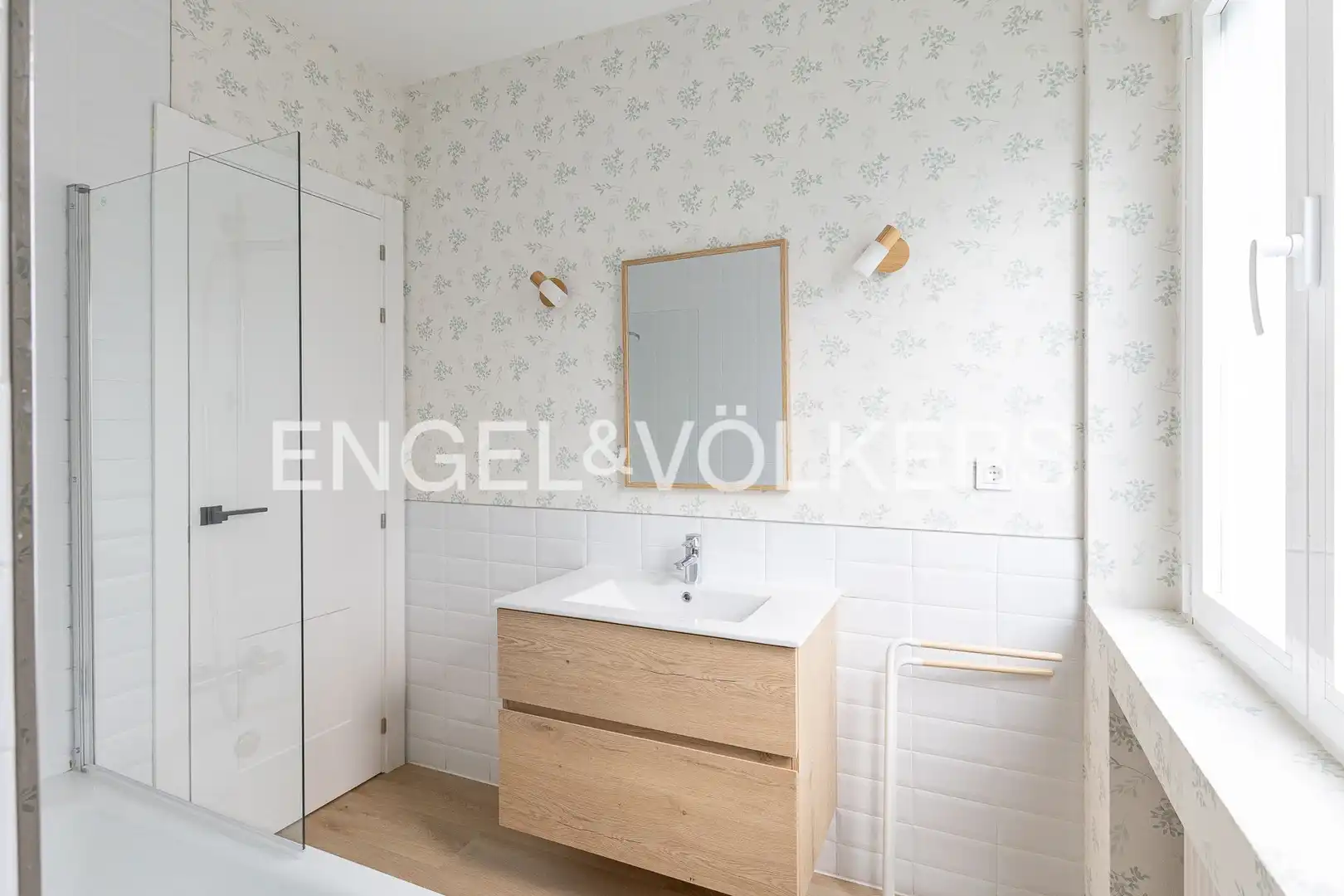 Bathroom of Houses for rent in Madrid  with Air Conditioner, Heating and Private garden