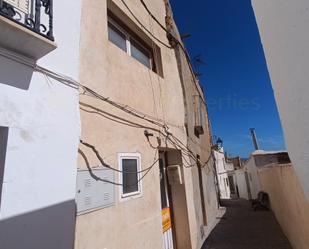 Vista exterior de Casa adosada en venda en Serón amb Terrassa